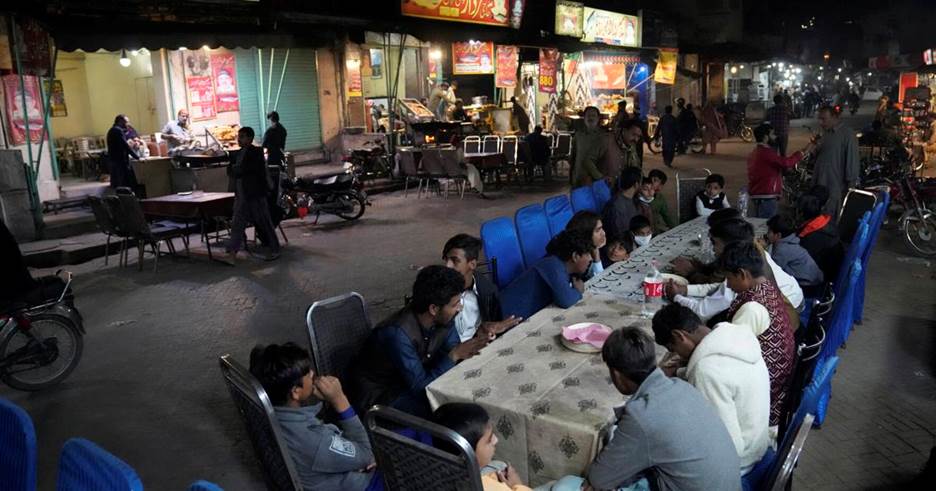Exclusive dining: Pakistani hole-in-the wall dishes up faves | World News | idahopress.com