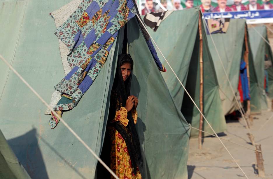 Waterborne diseases spread among flood victims in Pakistan &ndash; WPRI.com