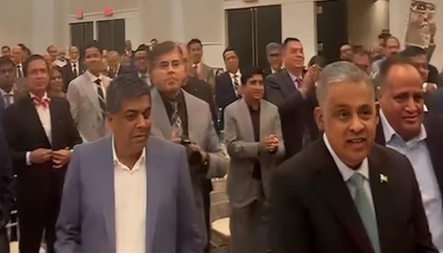 Members of Pakistani community in US give standing ovation to Field Marshal Syed Asim Munir. — ISPR
