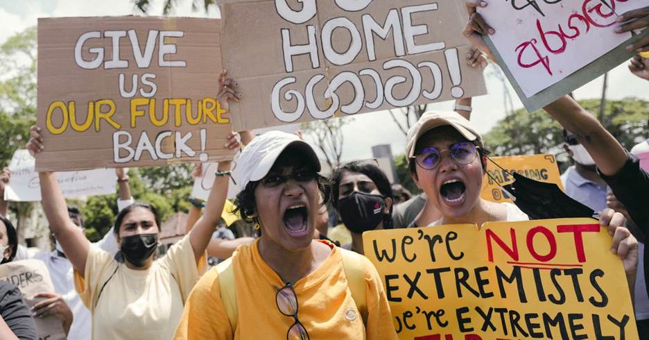 In stunning reversal, protests leave Sri Lanka's ruling dynasty teetering | Reuters