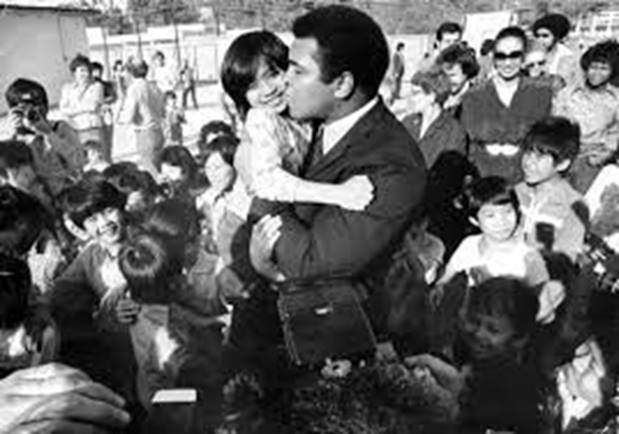 How Muhammad Ali wooed 'self-sufficient ...
