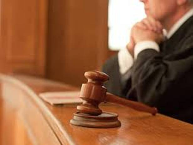 46,800+ Courtroom Judge Stock Photos ...