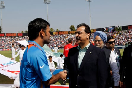 India’s captain, MS Dhoni, shakes hands with Pakistan’s prime minister, Yousaf Raza Gillani, as India’s prime minister, Manmohan Singh, looks on before the start of the 2011 World Cup semi-final between India and Pakistan.